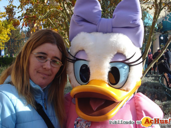 Imagen de Disneyland Paris  Con Daisy